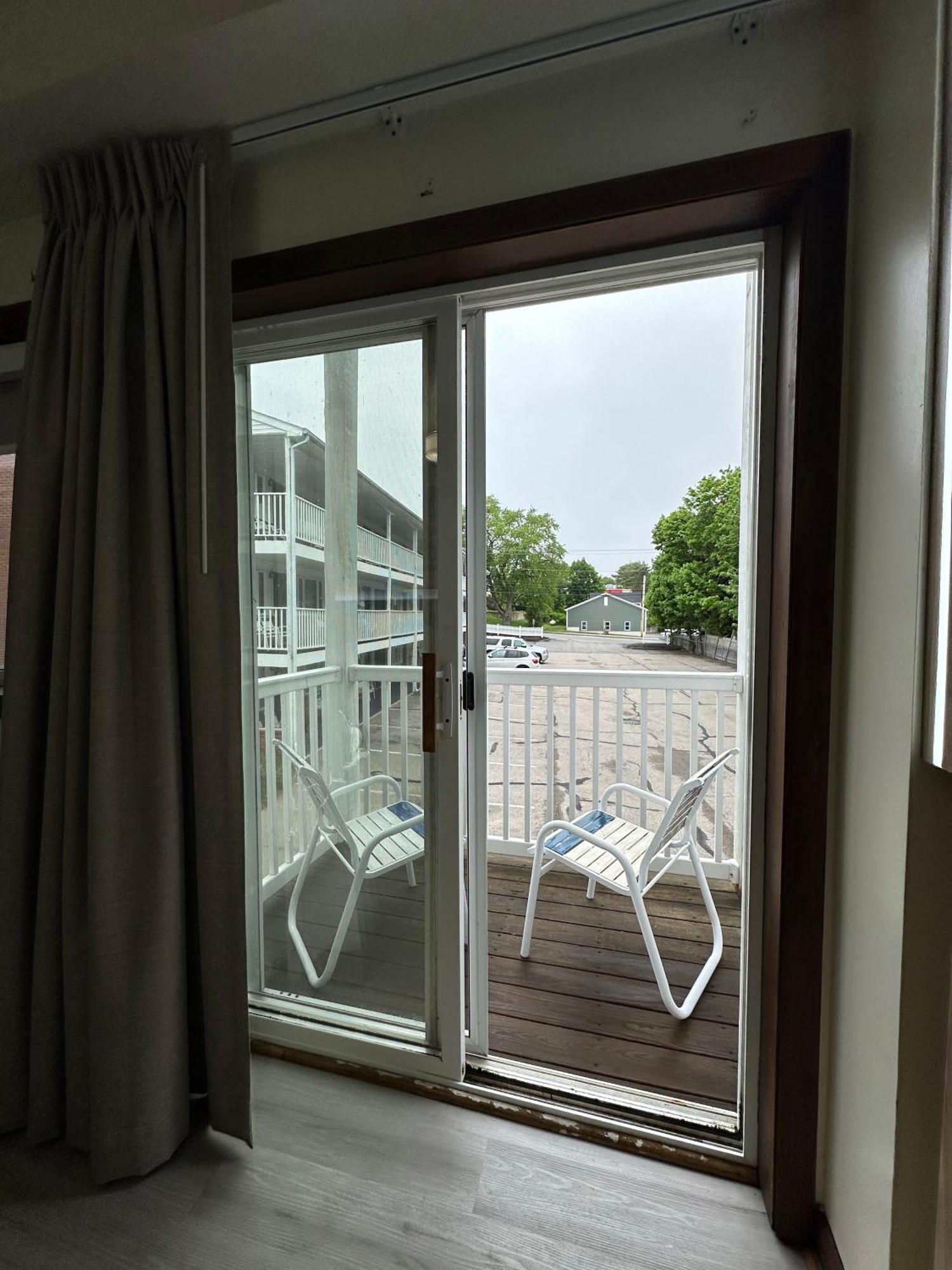 Usa Inn Wells Ngoại thất bức ảnh