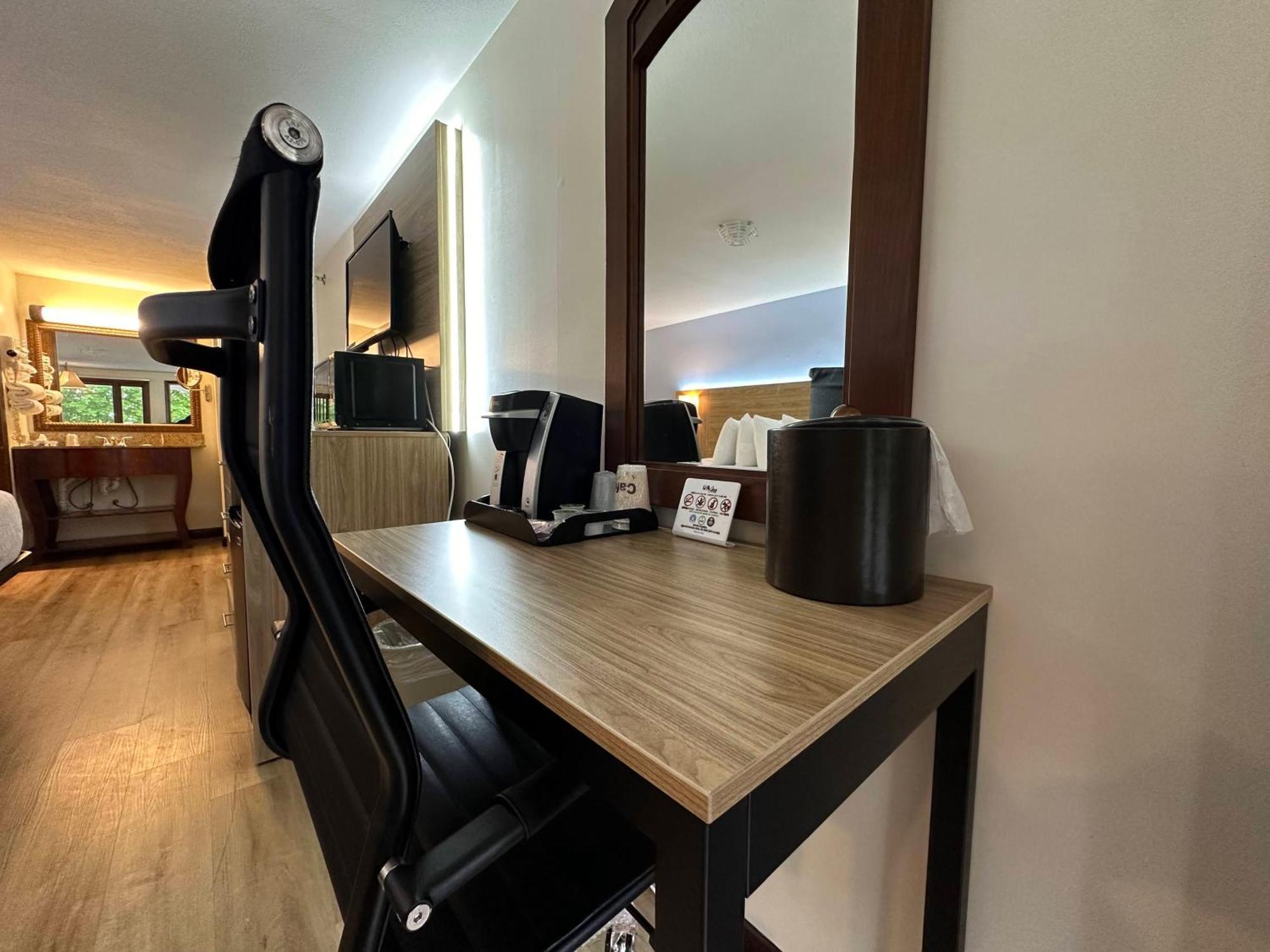 Usa Inn Wells Ngoại thất bức ảnh