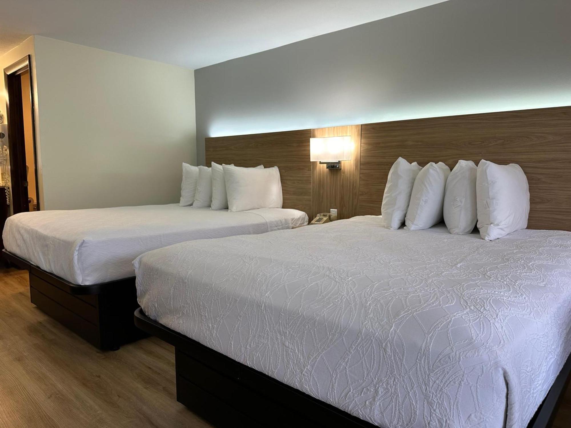 Usa Inn Wells Ngoại thất bức ảnh