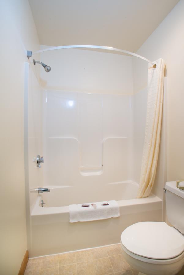 Usa Inn Wells Ngoại thất bức ảnh